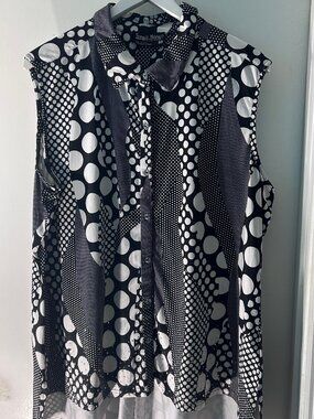 Tango Mango 1X Black White Polka Dot Rhinestone Hi-Low Blouse
